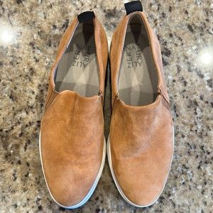 Naturalizer 8.5W slip ons